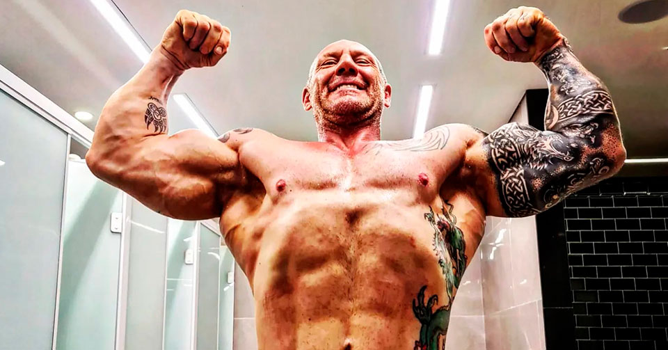 Símbolo do Strongman no Brasil, Marcos Ferrari transforma seu corpo para abraçar o Bodybuilding